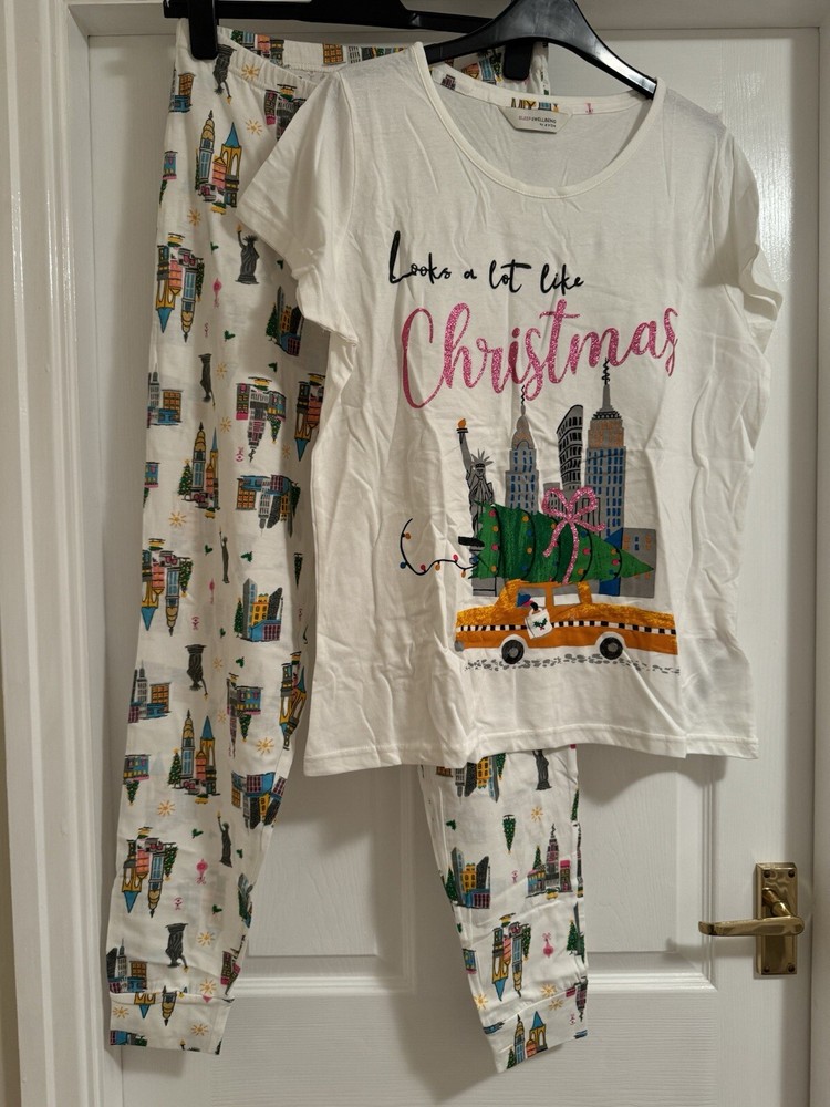 Avon Womens New York Christmas Pyjamas Size 12-14 NEW