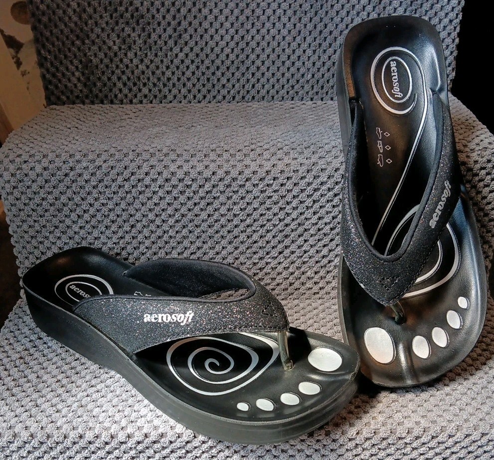 Aerosoft Gliteratti Orthotic Flip Flops Size 38 US 7.5 Black Silver