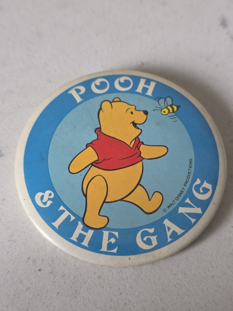 Vintage Pinback Button Pooh & The Gang 2.5
