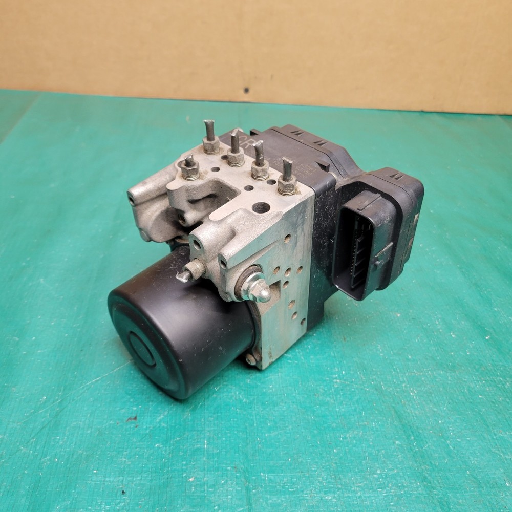 2006 Lexus IS 250 ABS Anti Lock Brake Pump Module OEM 44540-53061
