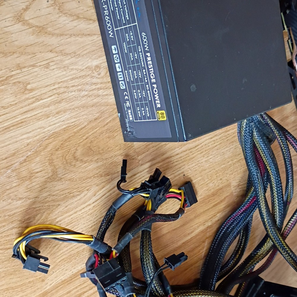 Apevia 600W Prestige Power ATX-PR600W 80 PLUS ATX PSU Black SATA 1 Fan