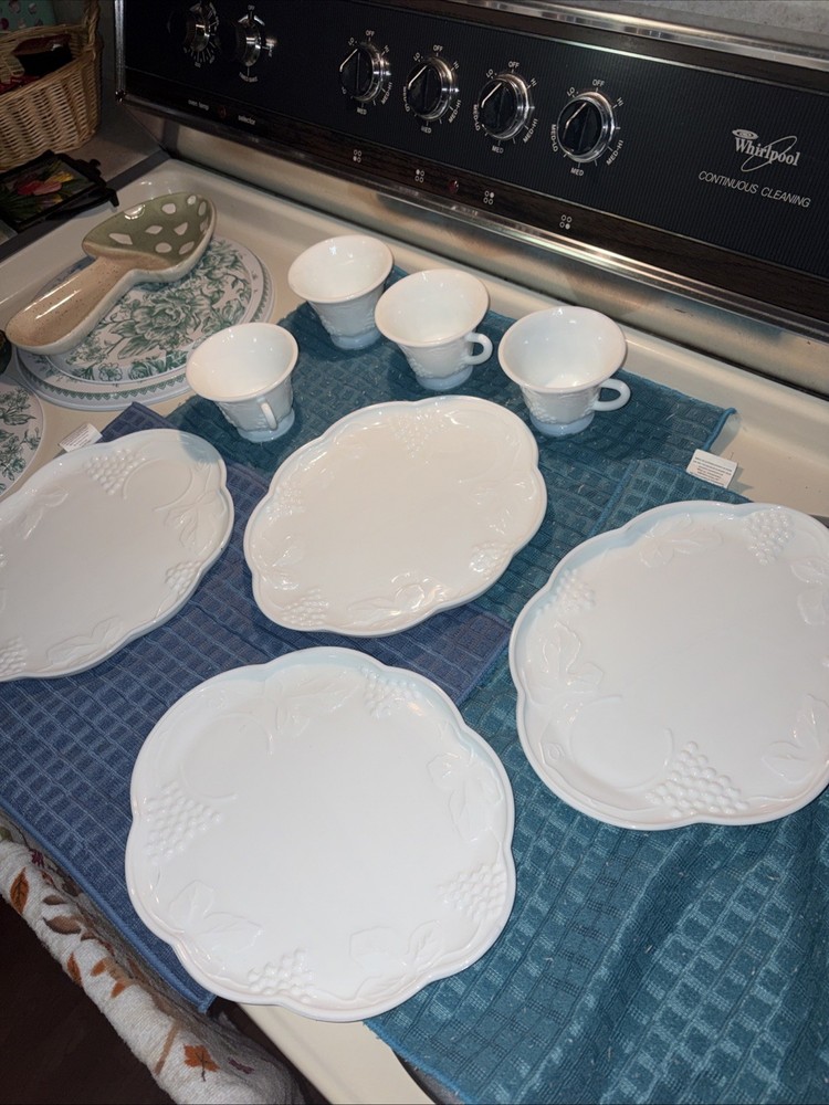 8 Piece Snack Set Colony Harvest Milk Glass - 4 Cups 4 Plates