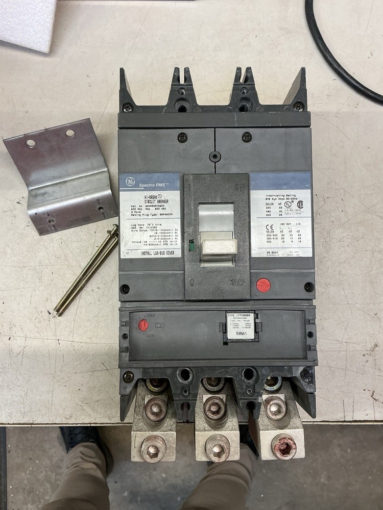 General Electric SGHA36AT0600 Hi-Break Circuit Breaker 600A 3P 3PH 600V