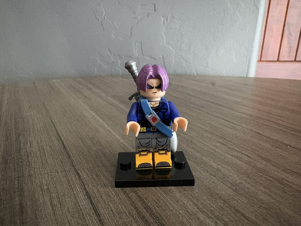 Dragon Ball Z Lego  Trunks Mini Figure