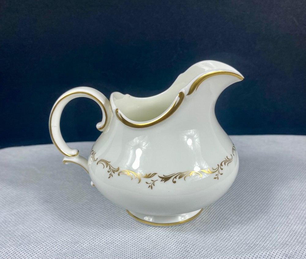 Royal Doulton England  “RICHELIEU” Pattern Creamer Fine Bone China
