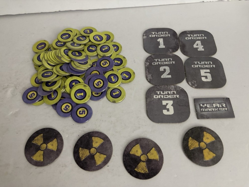 Risk 2210 AD Avalon Hill 2001 - Replacement Markers & Energy Chips