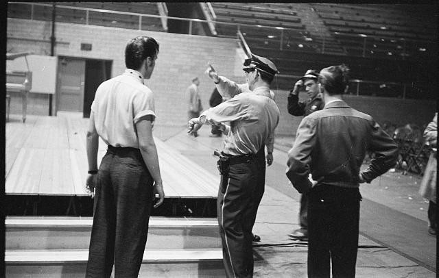 Photo:Elvis Presley 1956 Officers Arena Stage Crowd Control