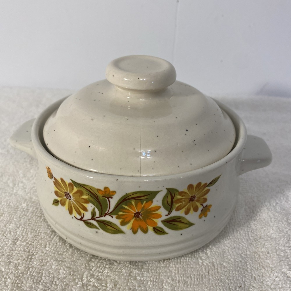 Small Vintage Capri Casserole Dish Bake Serve N Store Stoneware Lid Floral 4.5”