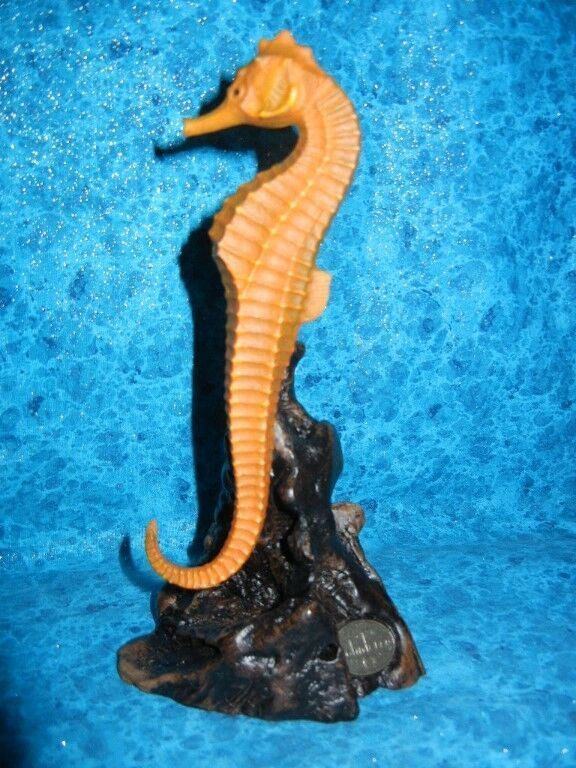 BEAUTIFUL ELEGANT ORANGE SEAHORSE SCULPTURE - PERRY STATUE - SEA HORSE SEALIFE