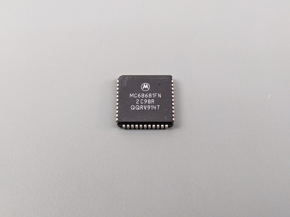 Motorola MC68681FN Dual UART IC for MC68000 Family, PLCC