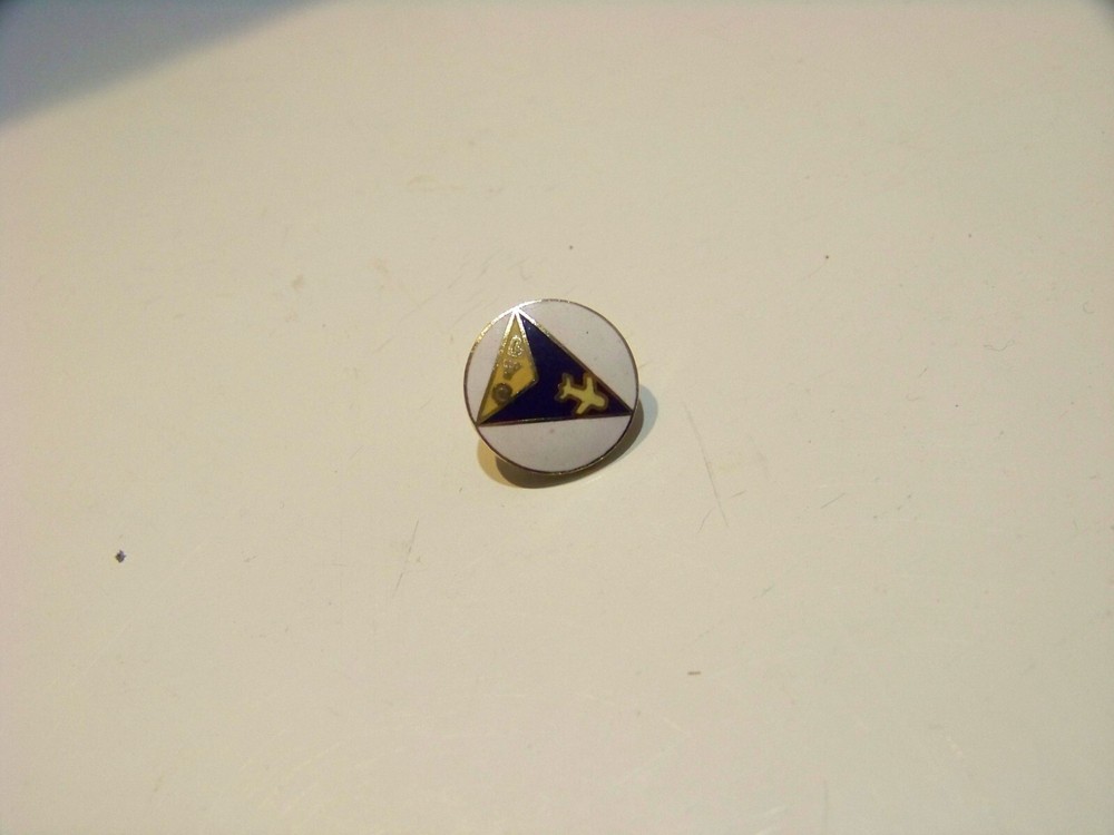 Vintage LYC Yacht Club pin button screw back boating yachting nautical