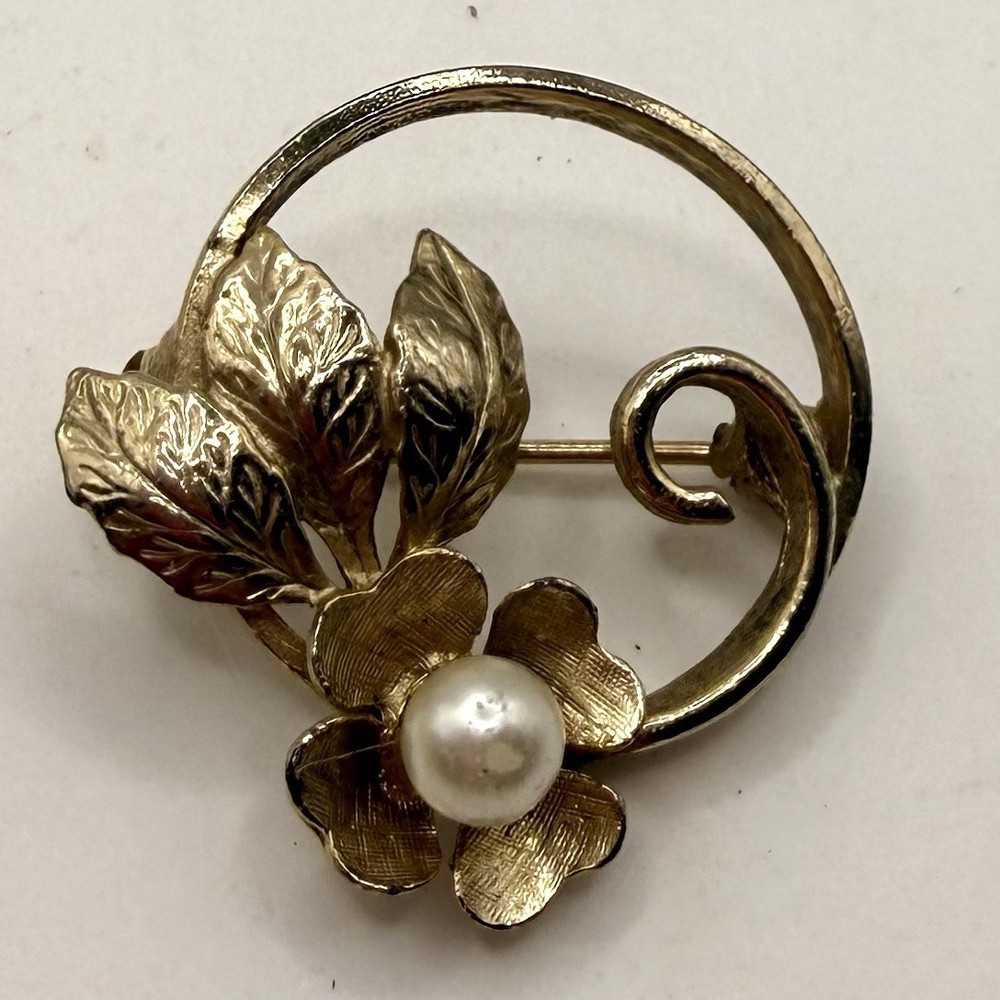 Vintage Gold Tone Floral Leaf Brooch Faux Pearl Flower Mid Century Pin