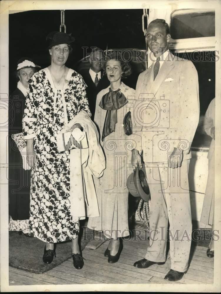 1934 Press Photo Mr. & Mrs. James Roosevelt with Mrs. Franklin D. Roosevelt
