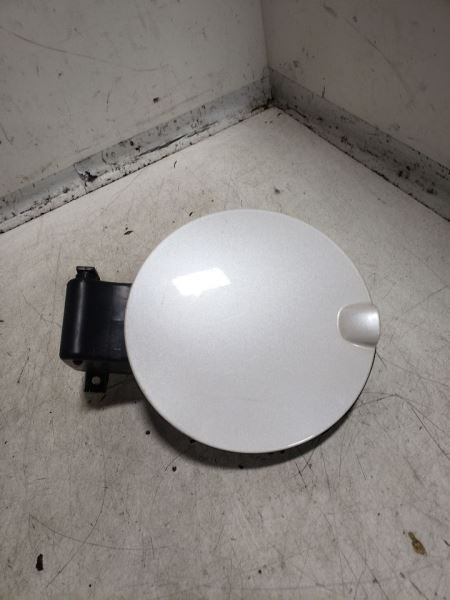 MKZ       2011 Fuel Filler Door 735345