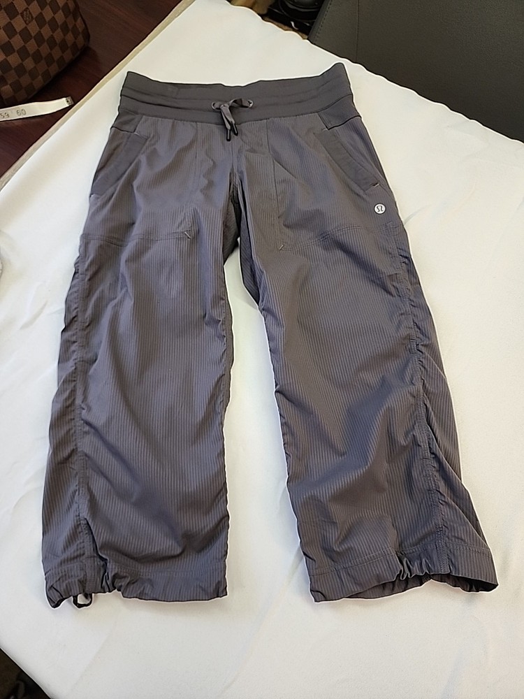 Lululemon Women's 4 Studio Crop Athletic Pants Gray W6601S 20