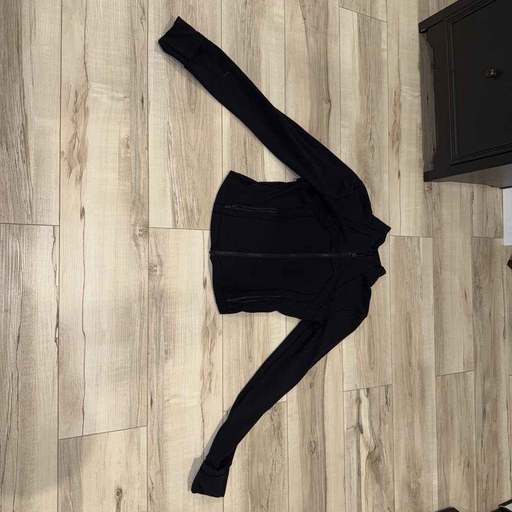 Lululemon Size 8 Women’s Black Zip Up