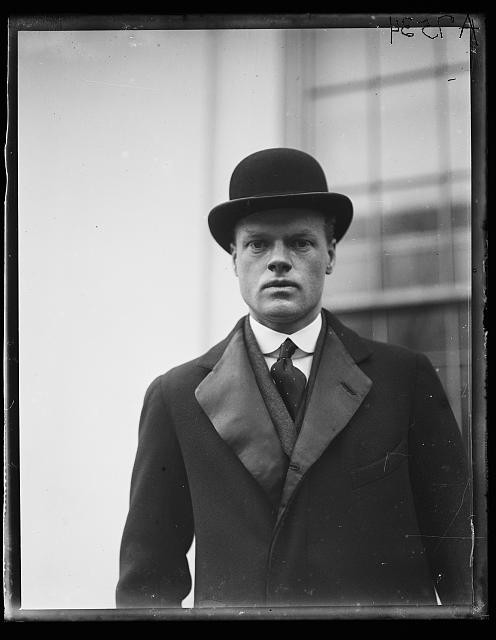 Photo:Washington D.C. White House Man in Bowler Hat 1923 1924
