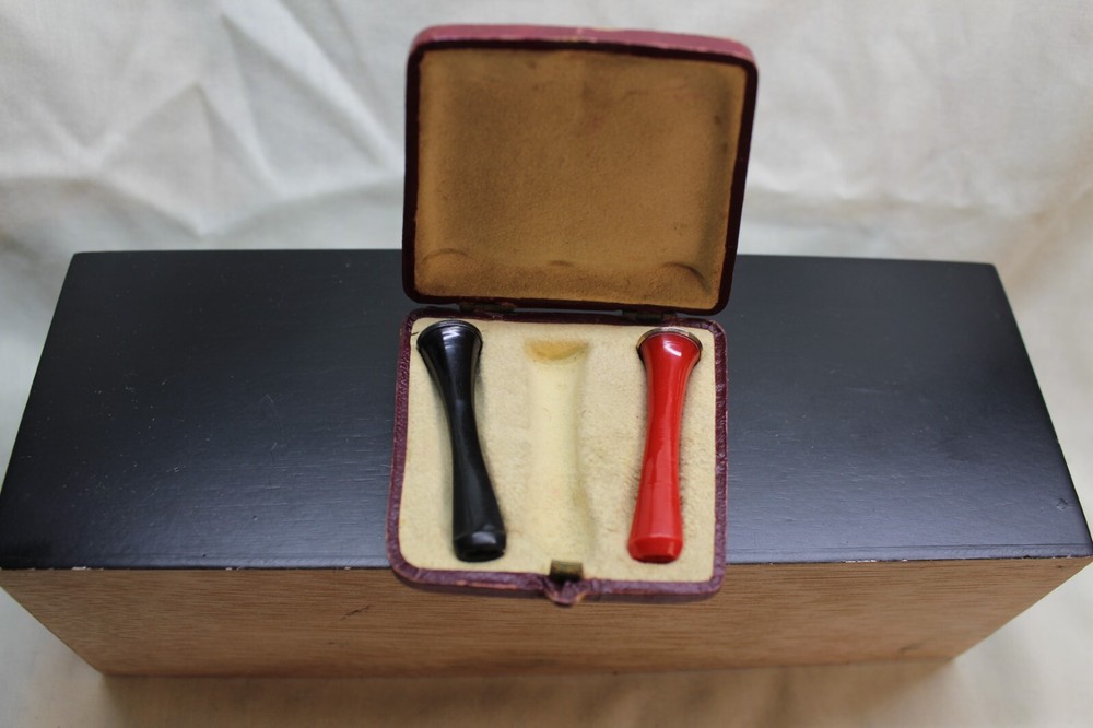 antique cigarette holder vintage in beautiful leather case