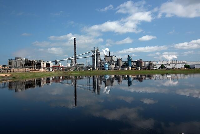 Photo:Claiborne Alabama Alabama River Pulp Co Claiborne Mill Complex 2010