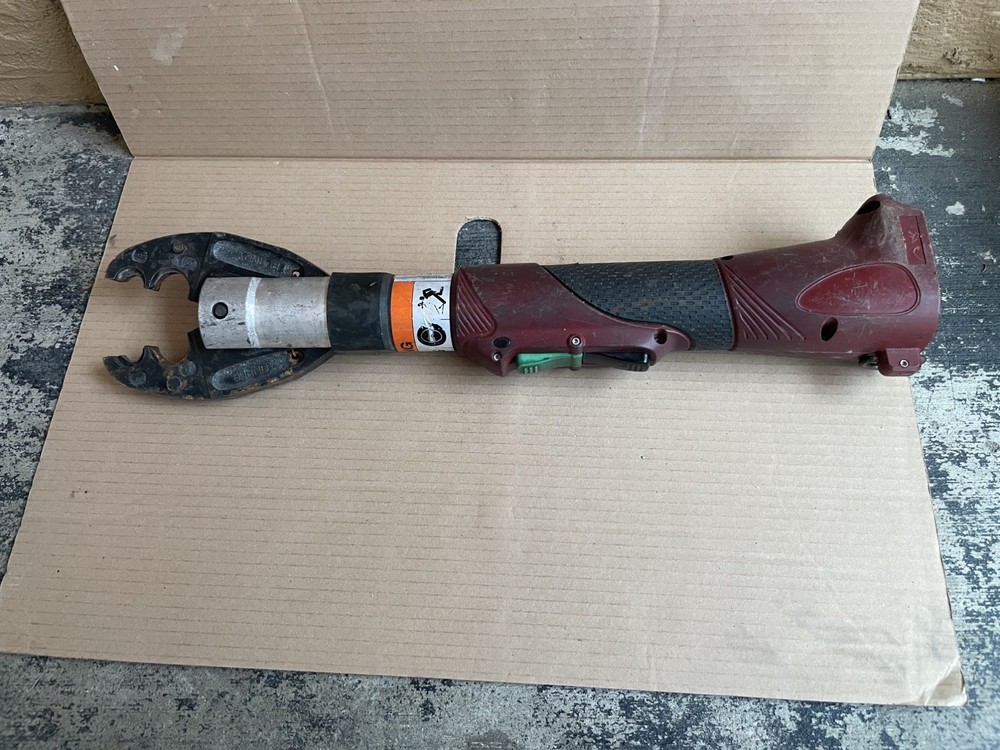 Burndy PATMD 6-Ton Hydraulic Crimping Tool