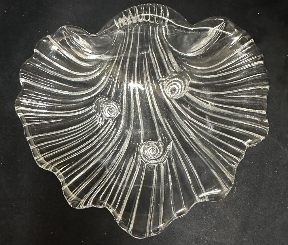 Mikasa Seascape Clam Shell Glass Bowl