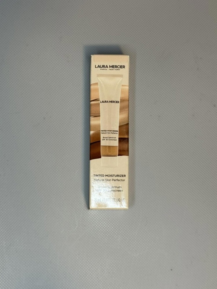 Laura Mercier Tinted Moisturizer Natural Glow Lightweight Hydration