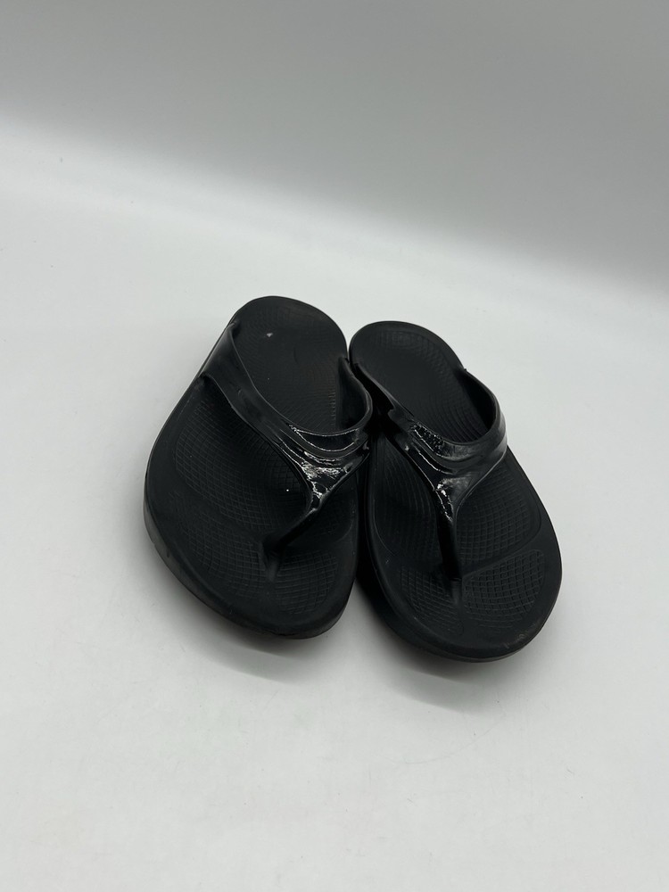 Oofos Oolala Luxe Women’s Sz 8 Recovery Comfort Triple Black Thong Sandals Shoes