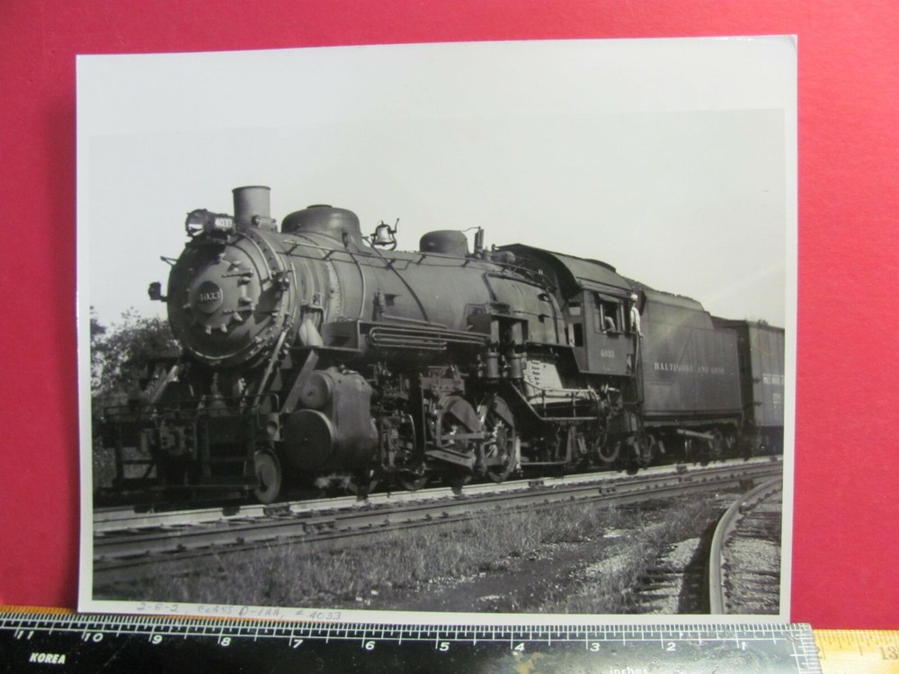 BALTIMORE & OHIO RAILROAD 2-8-2 LOCOMOTIVE #4033 B&W 8x10 PHOTO B&O RR HISTORY