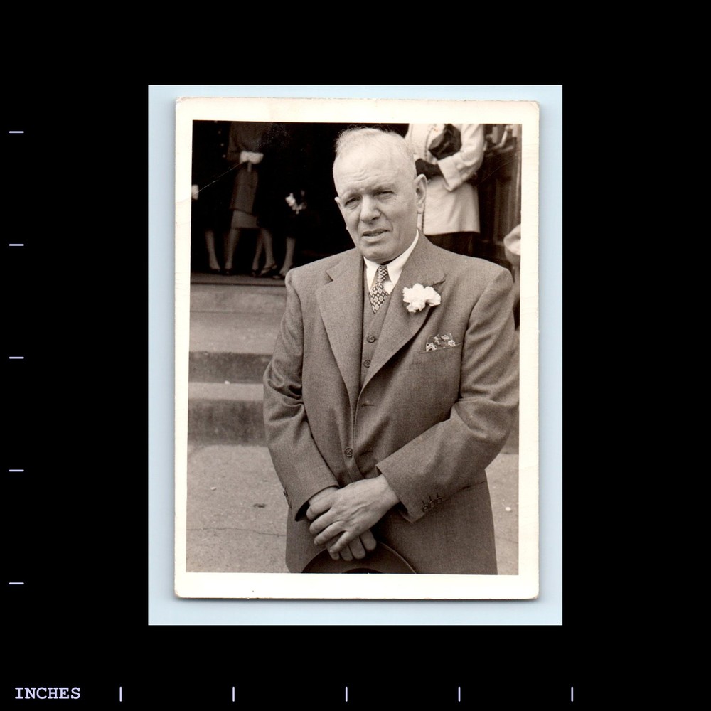 Old Vintage Photo MAN IN SUIT