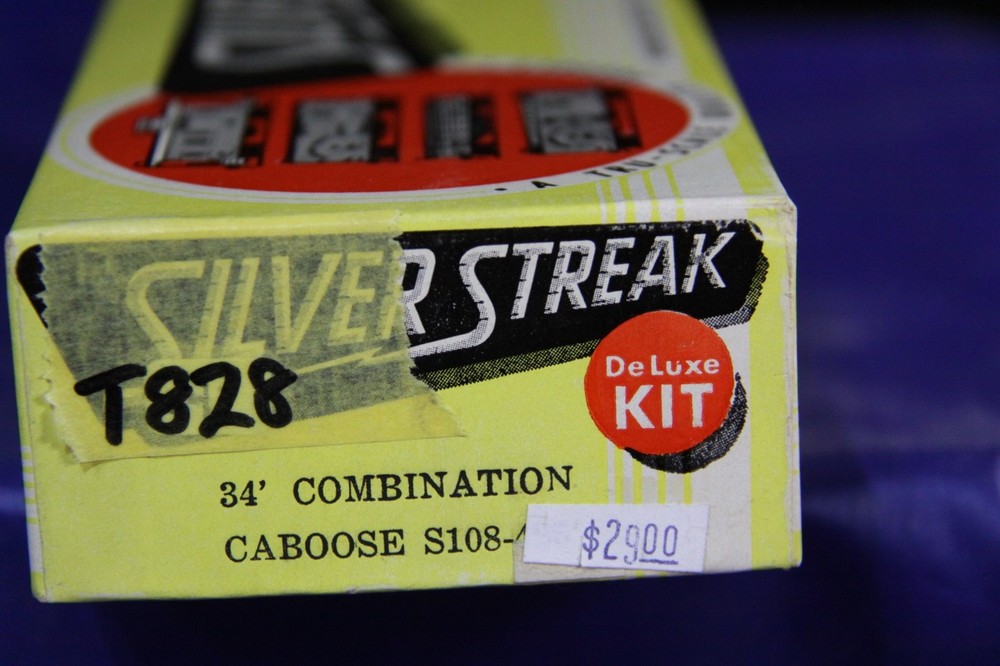1111 - Silver Streak - 34' Combination Caboose - Railway Express - [S-108]