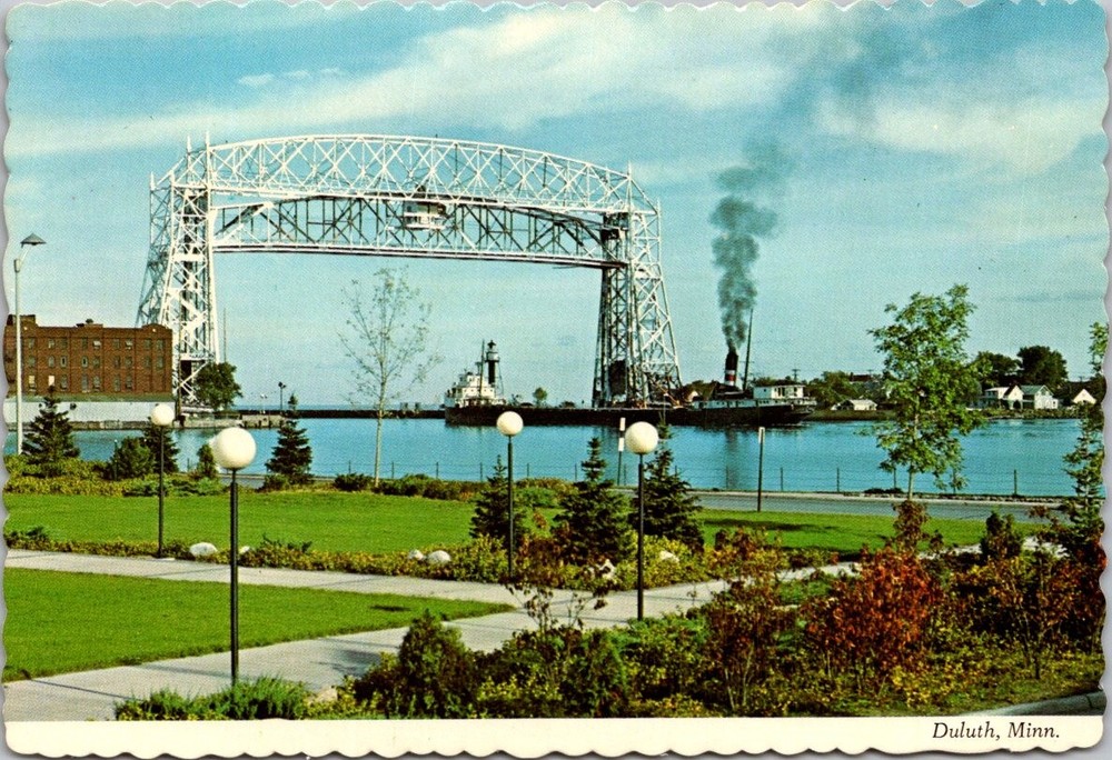 Duluth Minnesota Aerial Lift Bridge and Harbor View Continental Postcard C097