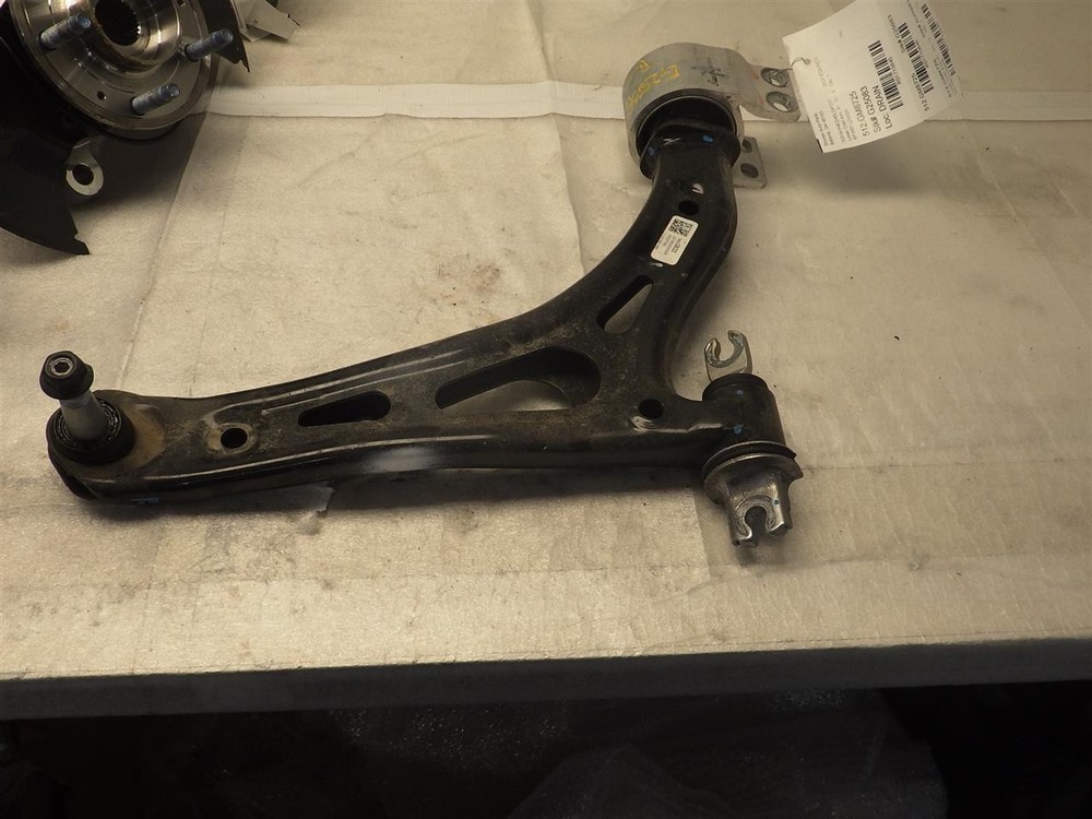 Chevrolet Equinox 2025 Right Front Lower Control Arm 8038906