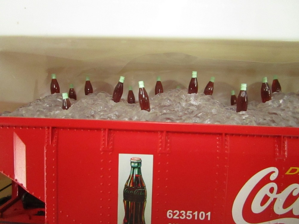 K-Line O Gauge K623-5101 Coca-Cola Die cast Hopper w/ ice and bottle load-LN
