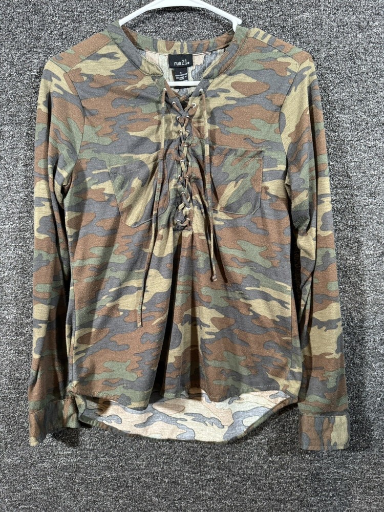 Rue 21 Women’s Camouflage  Long Sleeve Pull Over Shirt Size S