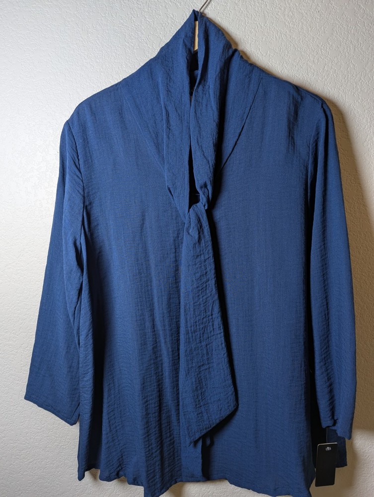 Women's NWT Brand Yushi Deep Blue Bow Blouse  Size Large