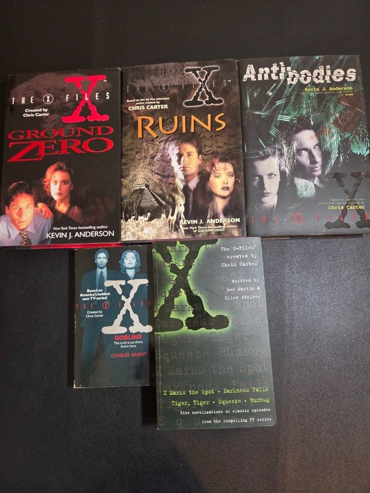X-Files Hardcover Book Lot of 5 - 3 Hardcover with DJ, 2 Paperback