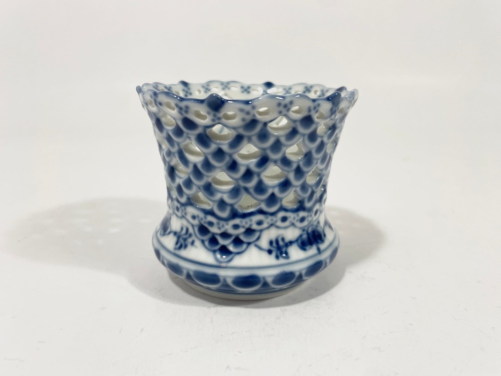 Royal Copenhagen Blue Fluted Full Lace 1015 Cigarette Cup Vase