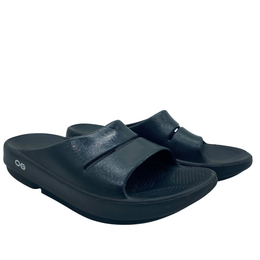 Oofos Women's size 7 Black Rubber Slip-On Sandals Comfort Recovery Easy