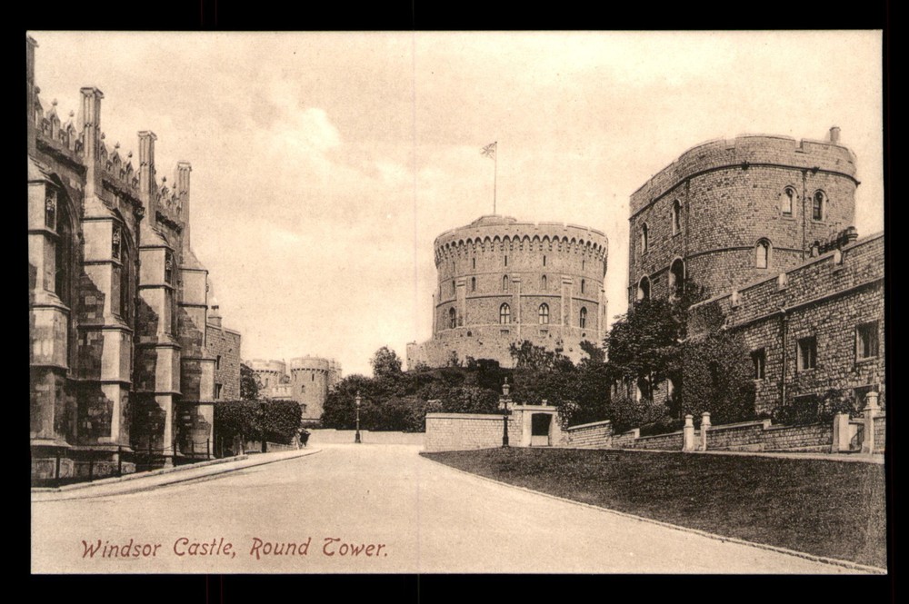 Windsor Castle Round Tower England UK Black & White UNP Postcard