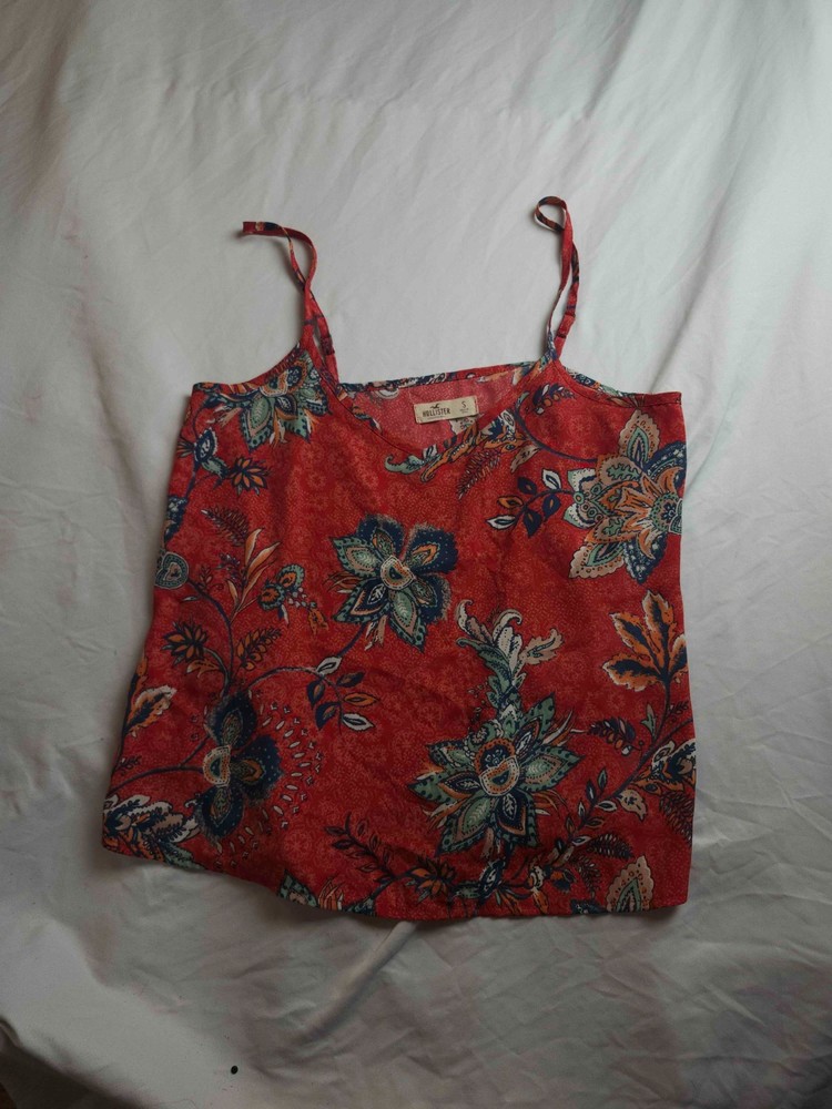 Hollister Tank Top Womens Small Red Floral Camisole V-Neck Y2K Casual Sleeveless