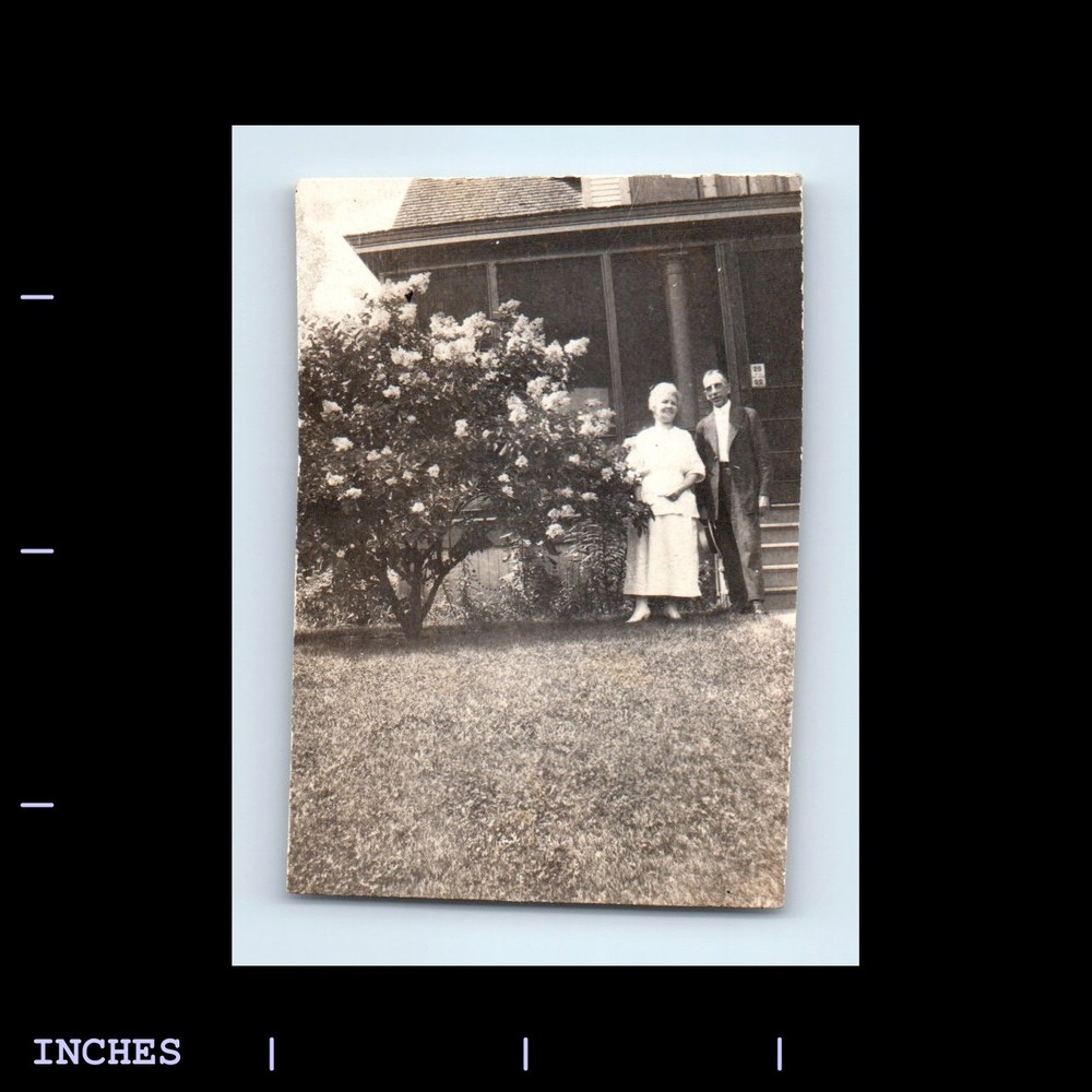 Old Vintage Photo MAN WOMAN COUPLE OUTSIDE HOUSE