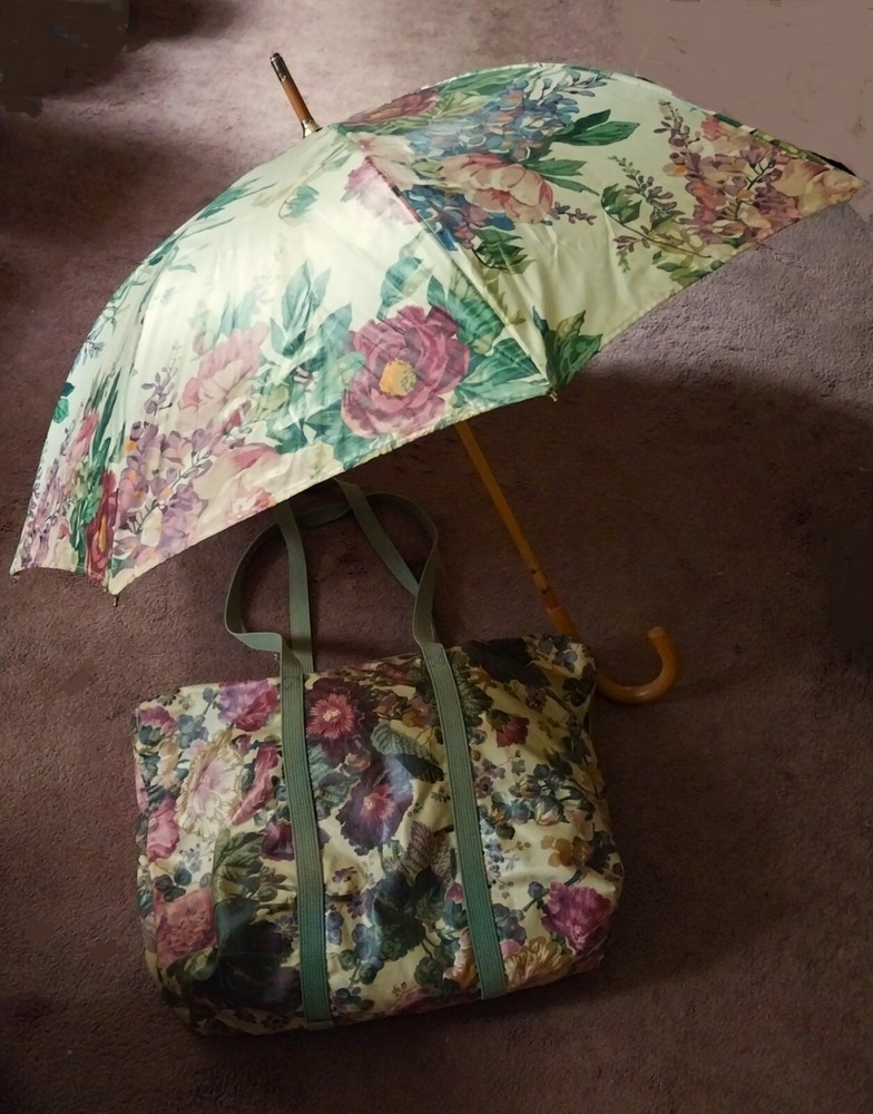 Nordic House Designs NYC FLORAL FLOWERS Vinyl Cotton LG TOTE BAG & UMBRELLA SET