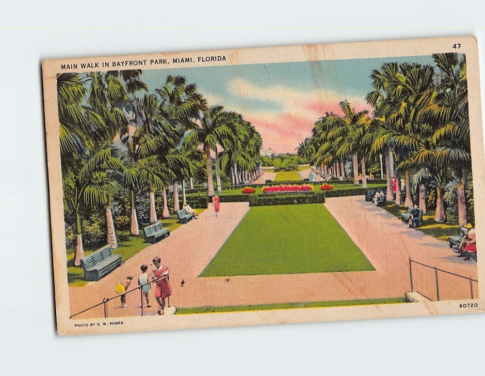 Postcard Main Walk in Bayfront Park Miami Florida USA