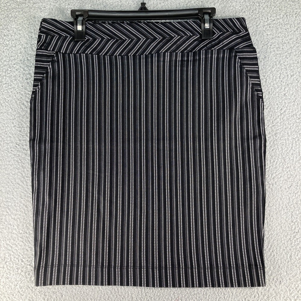 Mixxed26 Womens Skirt Size M Black & White Pinstripe Pencil Straight Stretch NEW