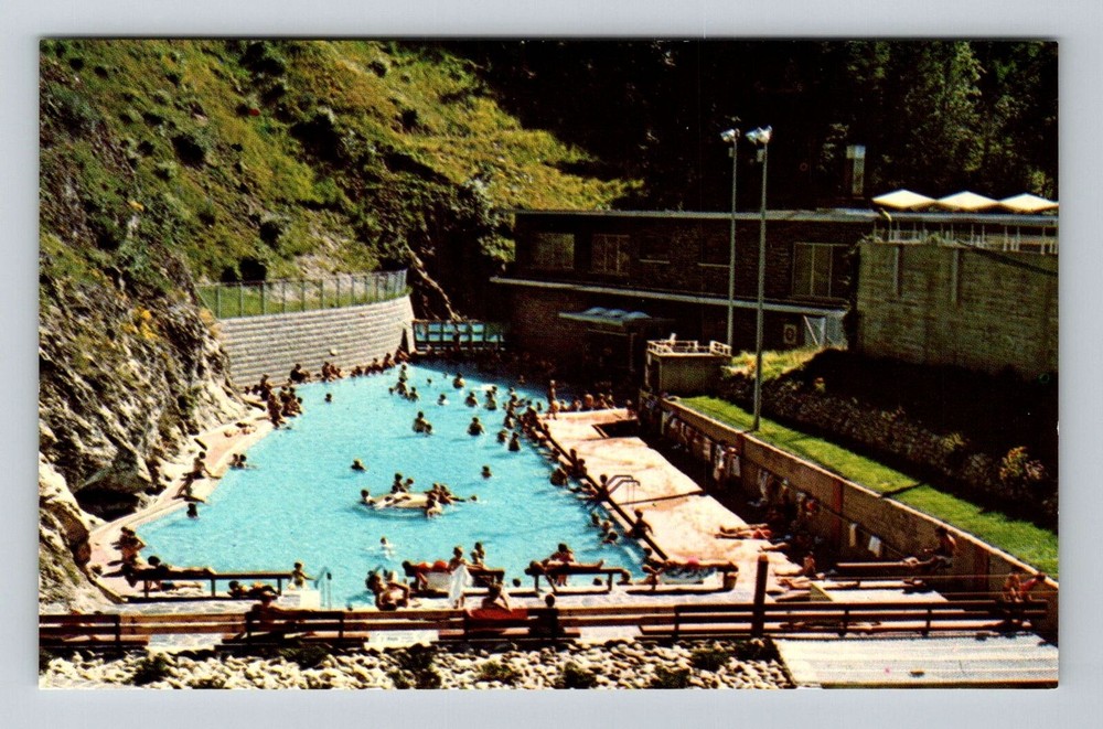 Radium Hot Springs-British Columbia, Kootenay Natl, Park, Pool Vintage Postcard
