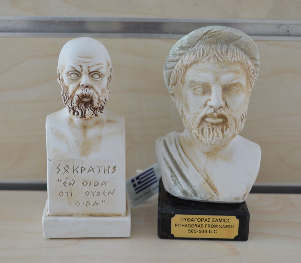 Conjunto de artefactos esculturas de Sócrates Pitágoras