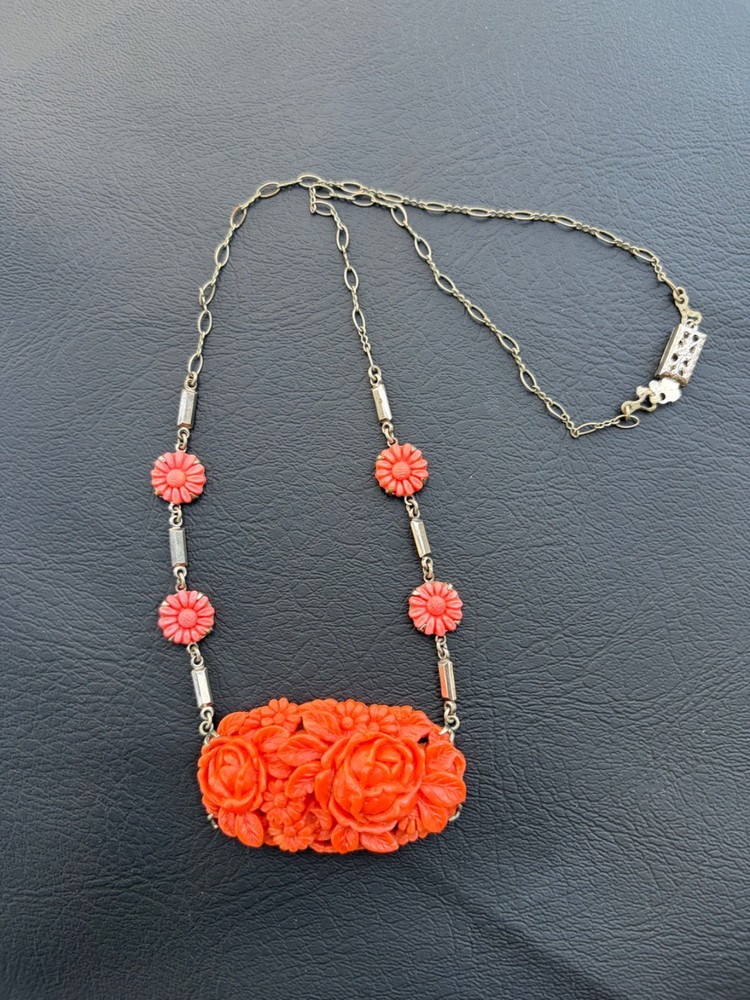 Vintage Faux Coral Carved Flower Silver Tone Art Deco Style Floral Necklace 17”