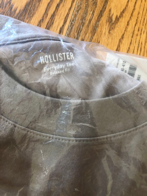 Hollister Men’s Relaxed Cooling Tee Tan L