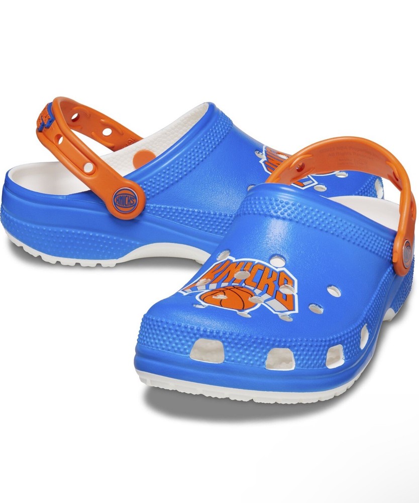 Crocs NBA New York Knicks Classic Clogs 208862-100 Basketball Mens Size 10 NEW