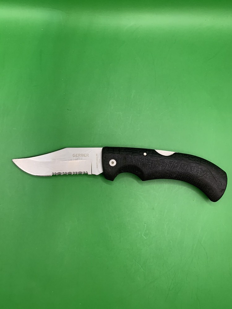 Gerber 650 Gator Serrated Folding Knife for Outdoor Precision